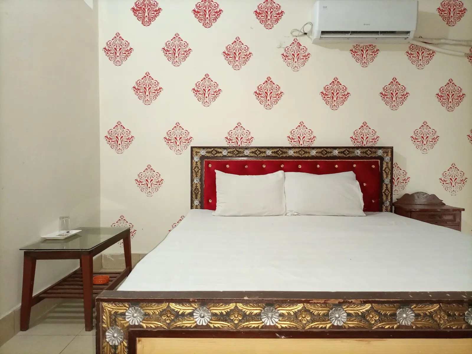 ROOM NO 4 – Al Haider Hotel Lahore