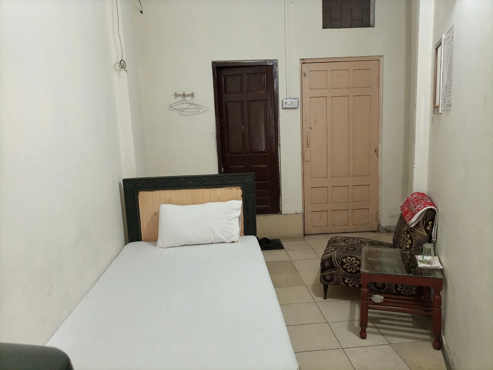 ROOM NO 15 – Al Haider Hotel Lahore